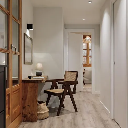 Komodo - 3 Bedrooms And Terrace In El Born Apartment Barcelona